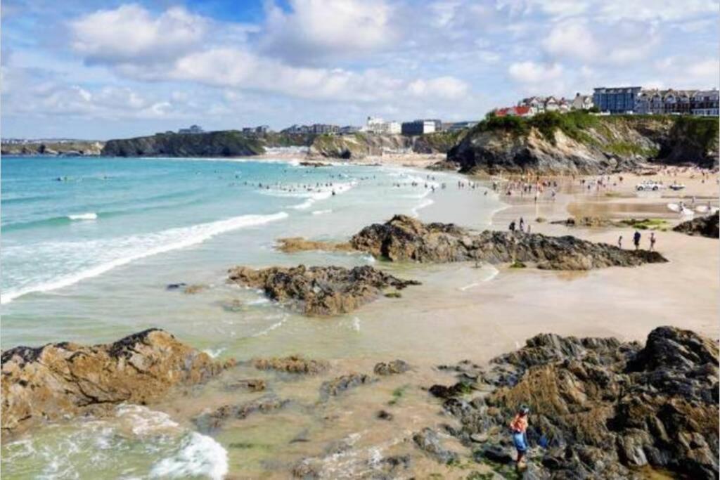 Spacious 1 Bedroom Apartment With Sea Views New Quay Exterior foto
